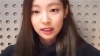 Jennie BlackPink  VLIVE  Speak ENG about Lisa Birthday