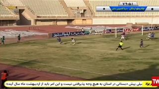 صحنه جنجالی داوری بازی چادرملو - دریای بابل