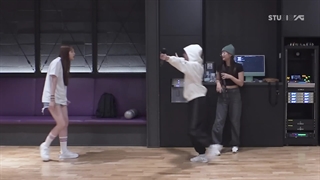 کاراکتر پلی لیست "Chiquita" از گروه دبیو "baby monster" با زیرنویس فارسی