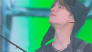 حتی گریه کردنش هم زیباست