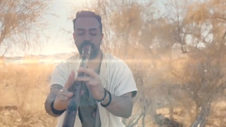 نوازندگی فلوت لاکوتا در طبیعت