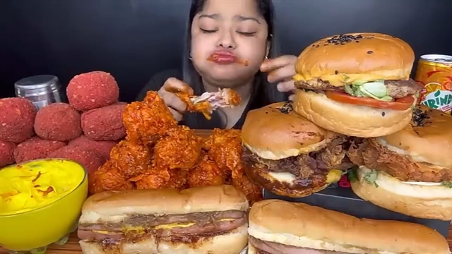 Mukbang/asmr/fast Food/indian Style Burger - نماشا