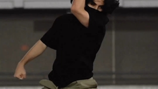 این تیکتاکر کره ایه زیاد شبیه جونگکوک نیس؟