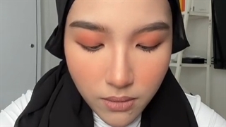 نحوه استفاده از مداد چشم رنگی شیگلم