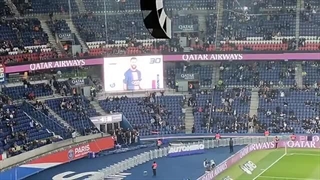 هو شدن مسی در بازی امشب توسط هواداران پاری سن ژرمن