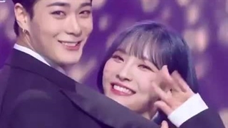 مونبین هم رفت پیش سولی و جونگهیون