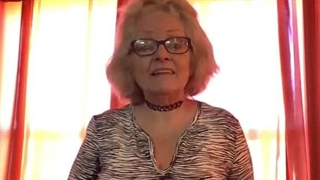 بفرمایید ورژن تایپی گرل همون پیرزنه :منو رفیقام وقتی پیر بشیم