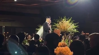 وقتی اکسو با عروس و دوماد بای‌بای می‌کنن^_^