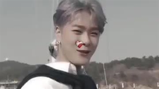 شبی که مونبین فوت شد، دانشمندا گفتن یه ستاره به اسمون اضافه شد:)