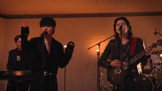 کات کامل منتشر شده از لایو کلیپ آهنگ Snooze  به همراه ووسانگ در مستند SUGA: Road To D-DAY