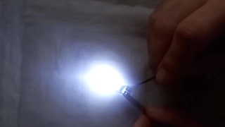 لامپ SMD  6 تایی فلش زن سفید یخی (کینگ اسپرت)