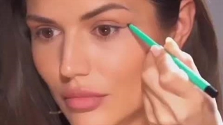 خط چشم بکشیم @_@