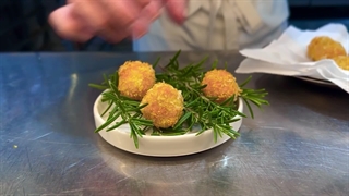 طرز تهیه کراکت سیب زمینی پنیری فوق‌العاده خوشمزه و آسون