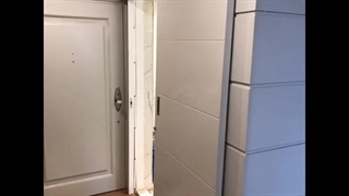 درب کشویی طوسی ریلی سرویس بهداشتی