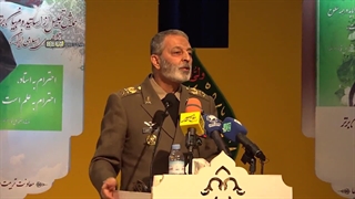 فیلم/ تقدیر از اساتید و فرماندهان نمونه ارتش با حضور امیر سرلشکر موسوی