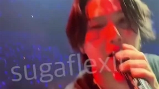 زمانی که یونگی گوشی یه آرمیو گرفت و از خودش فیلم گرفت....