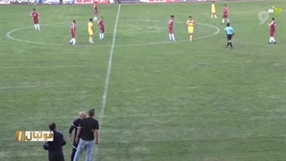 حمله باورنکردنی به داور بازی شهرداری همدان - فجرسپاسی