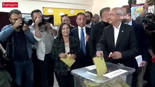 Kılıçdaroğlu ailesi oyunu kullandı: İnşallah bu ülkeye baharlar gelecek!