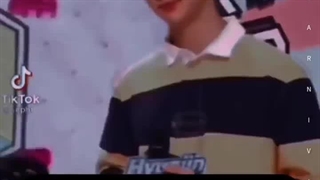 طوری که هیونجین با مینا و کاراش درگیره(جررر)