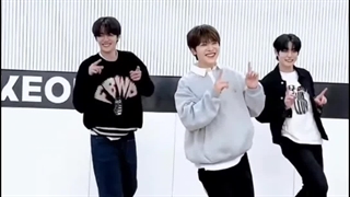 پست جدید تیک تاک و یوتویوب پسرا . متیو ♡ جیوونگ ♡ گیووین