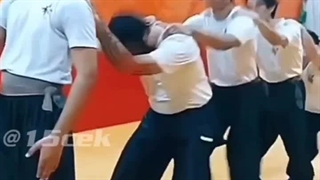 کلاس کاراته شما هم اینطوریه؟ یا اطراف ما مردم یه تخته کم دارن