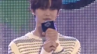 ;>وقتی ریکی،ادای گیووینو درمیاره<: