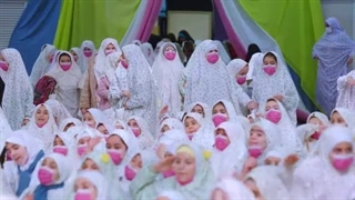 نماهنگ نوگلان ایران -  لحظاتی ماندگار و دیده نشده از مراسم جشن تکلیف دختران در حضور رهبر معظم انقلاب