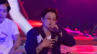 اجرای آهنگ آیدل بی تی اس!:))))