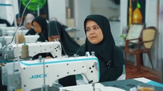 چرخ هایی که به مدد امام رئوف می چرخند