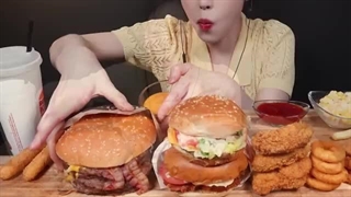 Burger king Mukbang Asmr/eatwithboki