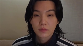 لایو شوگا در ویورس  "Let's say bye, not bye, hello" با زیرنویس فارسی