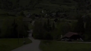 نمایی از دهکده شگفت‌انگیز روسینیر جایی که کارتون بچه های آلپ ساخته شد