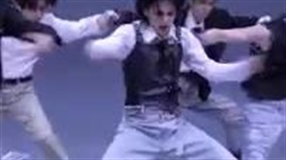 فنکم hyunjin از stray kids تو اجرای s-class در studio choom