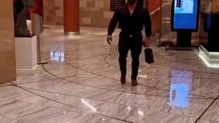 تیپ جذاب و مردانه هادی چوپان در لندن همه را غافلگیر کرد