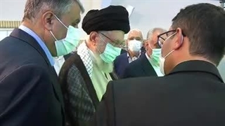 14020324: روایتی متفاوت از حضور رهبر انقلاب در نمایشگاه دستاوردهای هسته‌ای