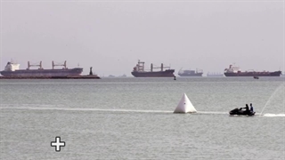 وقتی یکی از بزرگترین کشتی های جهان گلوی اقتصاد جهان را می فشارد