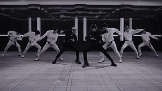 موزیک ویدیو red lights هیونجین و بنگ چان (استری کیدز)