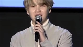 خب از اتاق فرمان اشاره میکنن یه عده به اسم هیتر نظرشونو گفتن:یونگی