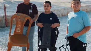 کاربرد جدید صندلی! :))))