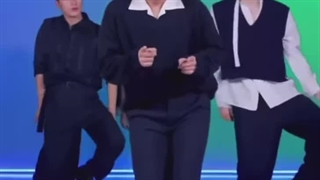 فقط خنده ی پنهان یونهو :)