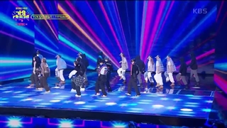 اجرای استری کیدز و ان میکس و ایتزی :))))