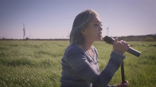 اجرای لایو اهنگ Juliet از AleXa