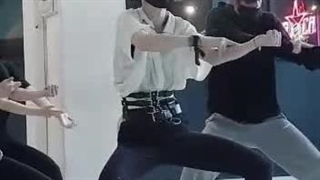 کسی میشناسه اینا رو؟؟؟