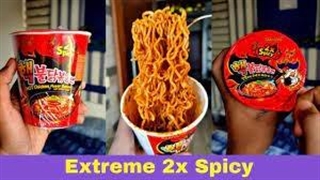 طرز تهیه جام نودل فنجونی در کارخانه | غذای کره ای