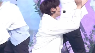 ⋆ فن کم کیم گیووین " Kim Gyuvin " عضو گروه زیروبیس‌وان " ZeroBaseOne " در اجرای in bloom