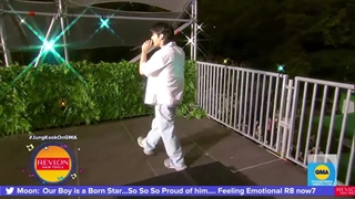 اجرای آهنگ "Euphoria" از جونگ کوک در استیج GMA آمریکا