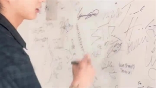 آپدیت اینستاگرام Elvis Duran Show با ویدئویی از جونگکوگ در پشت صحنه‌ی این برنامه