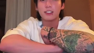 یه تیکه از لایو جونگکوک میگه من هیونگم؟!(ترممش در قسمت توضیحات)