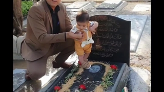 تاتی تاتی نی نی کوچولو ابوالفضل کنار مادر بزرگ پدر بزرگش