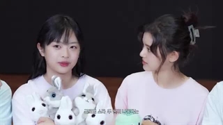 ریکشن نیوجینز newjeans به موزیک ویدیوشون به نام cool with you